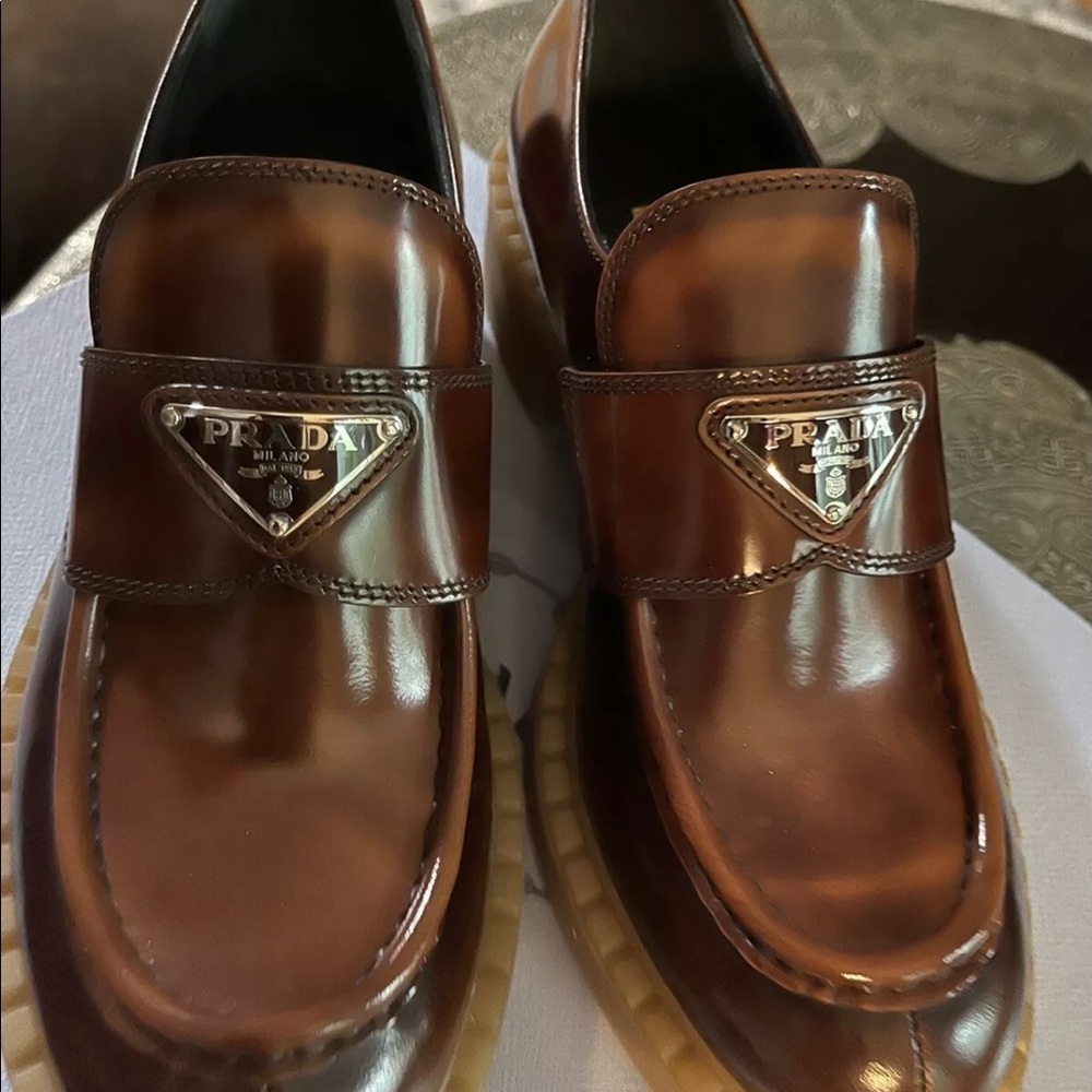 Prada logo platform loafers-brown. Size 38.